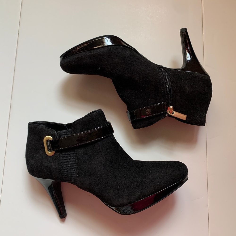 Bandolino Womens Cambria Suede 8 M